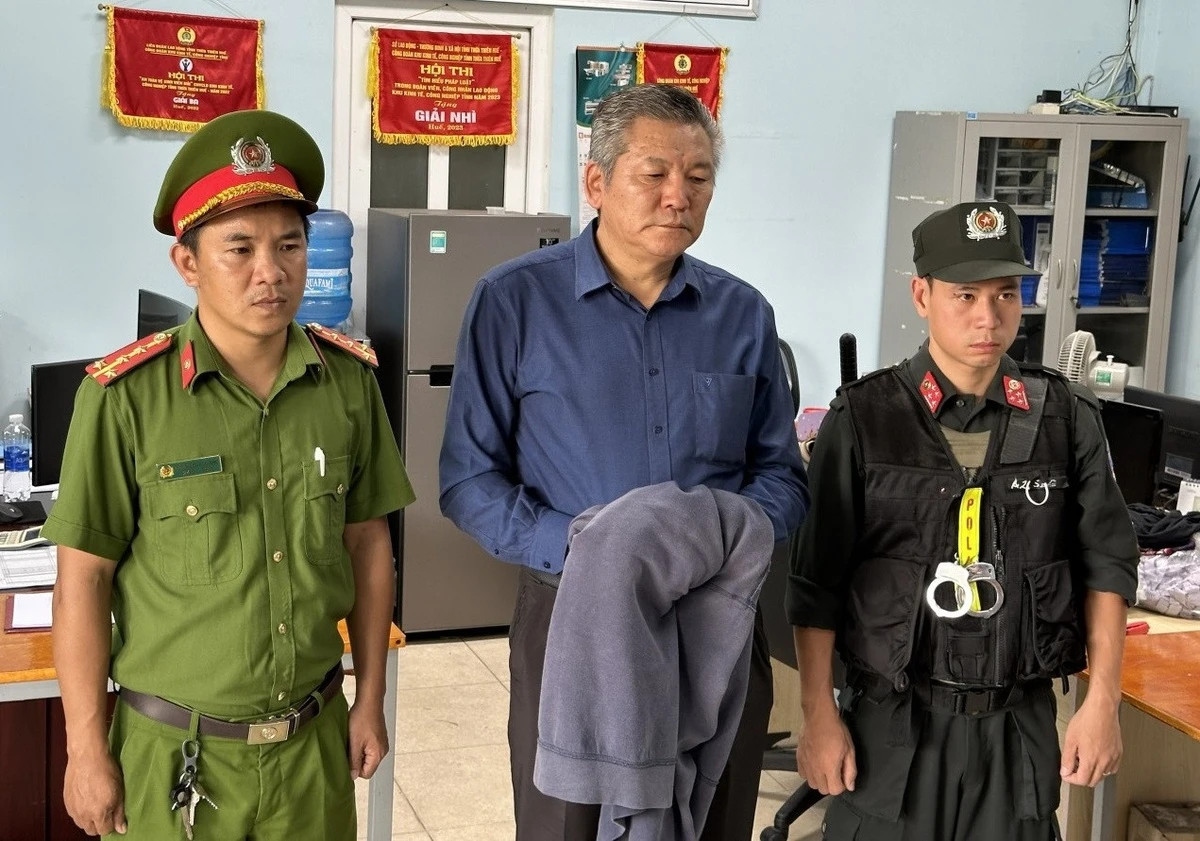 Korean director arrested over smuggling charges